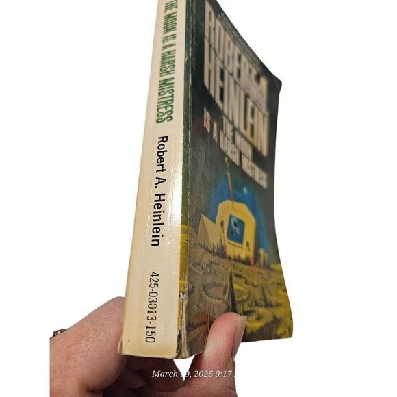 The moon is a harsh mistress by Robert A. Heinlein - Berkley books - 42503013150 - Picture 5 of 5